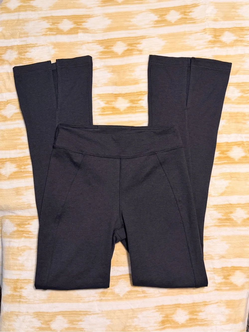 Lululemon Soft Sueded Split-Hem High-Rise Mini-Flare Pant size 8 Perfect Cond